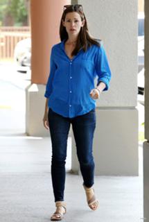 Jennifer Garner feet photo thumbnail