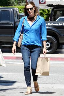 Jennifer Garner feet photo thumbnail