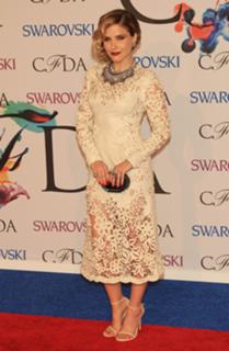 Sophia Bush feet photo thumbnail