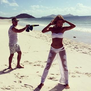Martha Hunt feet photo thumbnail