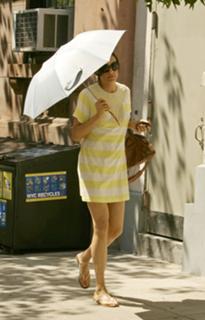 Famke Janssen feet photo thumbnail