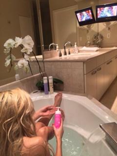 Pia Mia feet photo thumbnail