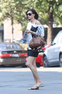 Famke Janssen feet photo thumbnail