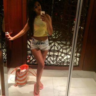 Jasmin Walia feet photo thumbnail