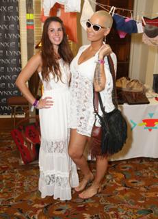 Amber Rose feet photo thumbnail