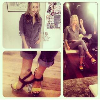 Laura Whitmore feet photo thumbnail