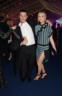 Laura Whitmore feet photo thumbnail