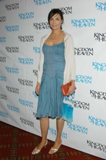 Famke Janssen feet photo thumbnail