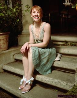Bryce Dallas Howard feet photo thumbnail