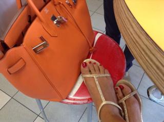 Caterina Balivo feet photo thumbnail