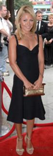 Kelly Ripa feet photo thumbnail