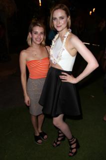 Emma Roberts feet photo thumbnail