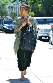 Brenda Song feet photo thumbnail