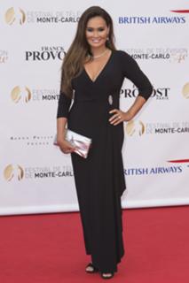 Tia Carrere feet photo thumbnail