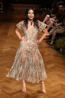 Jessica Gomes feet photo thumbnail