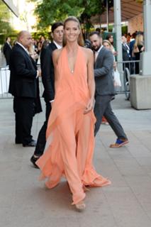 Heidi Klum feet photo thumbnail