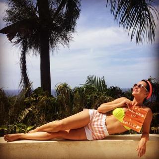 Katy Perry feet photo thumbnail