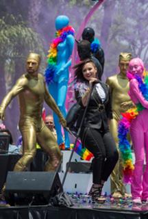 Demi Lovato feet photo thumbnail