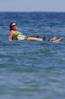 Abbey Clancy feet photo thumbnail