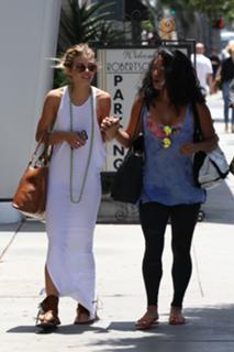 AnnaLynne McCord feet photo thumbnail