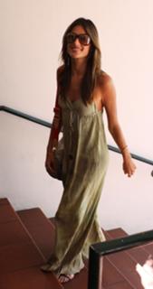 Alessandra Ambrosio feet photo thumbnail