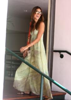 Alessandra Ambrosio feet photo thumbnail