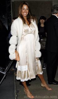Kelly Bensimon feet photo thumbnail
