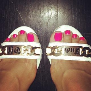 Karrueche Tran feet photo thumbnail