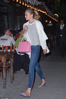 Gigi Hadid feet photo thumbnail
