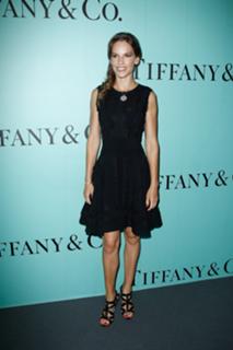 Hilary Swank feet photo thumbnail