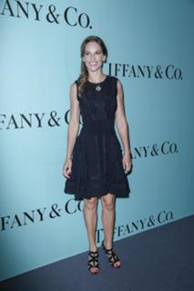 Hilary Swank feet photo thumbnail