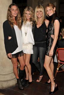 Heidi Klum feet photo thumbnail