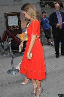 Jessica Alba feet photo thumbnail