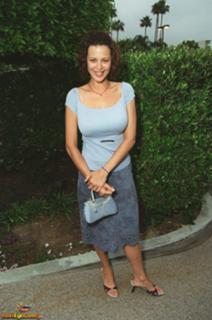 Catherine Bell feet photo thumbnail