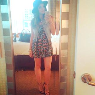 Lucy Hale feet photo thumbnail
