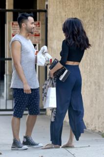 Selena Gomez feet photo thumbnail