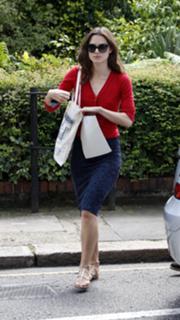 Keira Knightley feet photo thumbnail