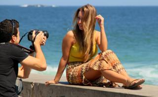 Carla Diaz feet photo thumbnail