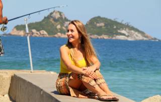 Carla Diaz feet photo thumbnail