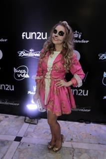 Carla Diaz feet photo thumbnail