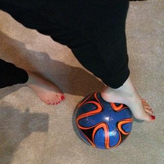 Xenia Tchoumitcheva feet photo thumbnail