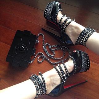Jelena Karleusa feet photo thumbnail