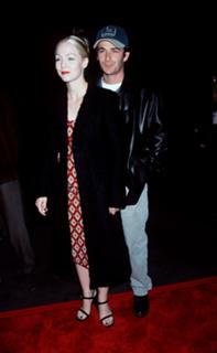 Jennie Garth feet photo thumbnail