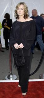 Jennie Garth feet photo thumbnail