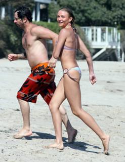 Cameron Diaz feet photo thumbnail