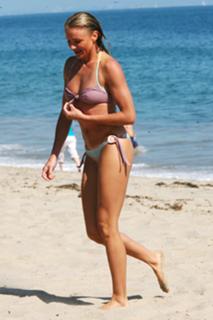 Cameron Diaz feet photo thumbnail