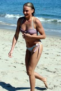 Cameron Diaz feet photo thumbnail