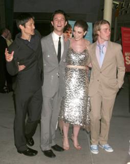 Michelle Trachtenberg feet photo thumbnail