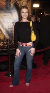 Michelle Trachtenberg feet photo thumbnail