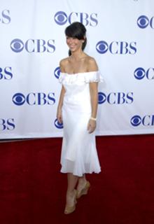 Jennifer Love Hewitt feet photo thumbnail